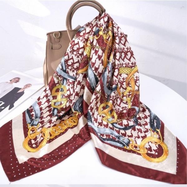 HOUNDSTOOTH SQUARE SCARF WITH RHINESTONES