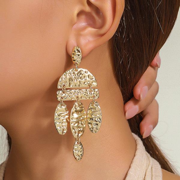 RHINESTONE FILIGREE CHANDELIER DANGLE EARRING