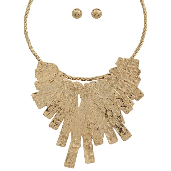 HAMMERED METAL PLATES DESIGN STATEMENT CHOKER NECKLACE EARRING SET
