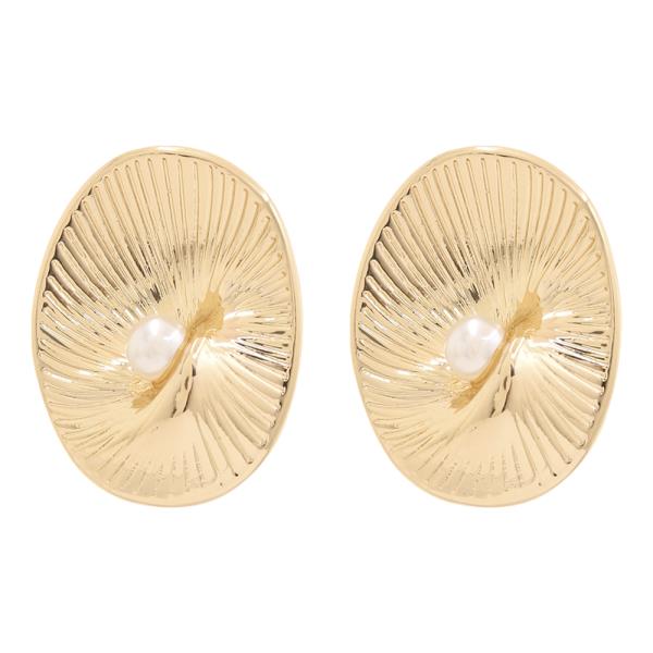 OVAL TEXTURED SWIRL PEARL EARRING