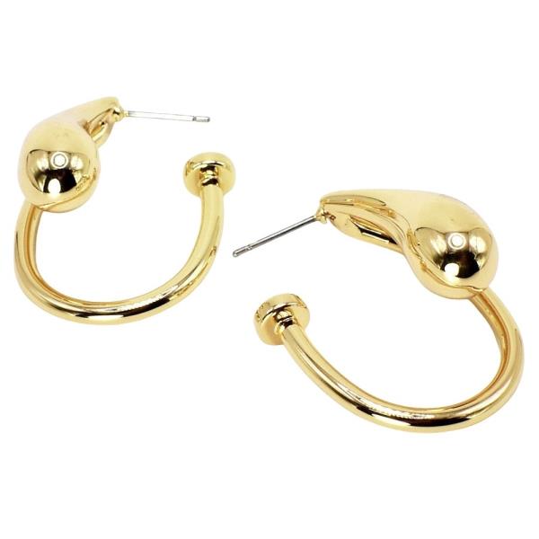 MODERN SCULPTURAL TEARDROP HOOP EARRING
