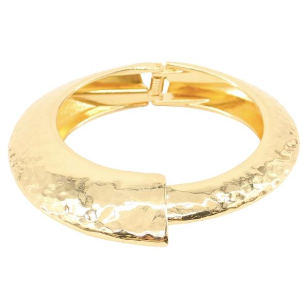 TEXTURED HINGE BANGLE BRACELET