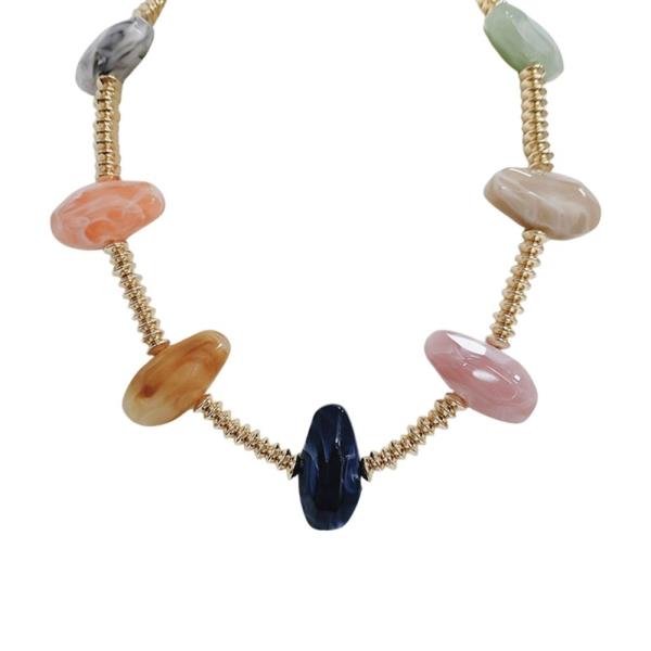 MULTI RESIN BEAD AND GOLD DISC NECKLACE