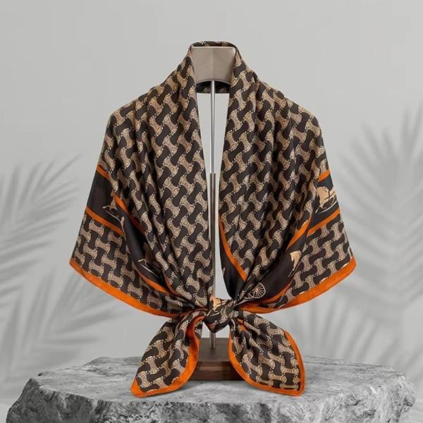 EQUESTRIAN PRINT SILKY BANDANA SQUARE NECK SCARF