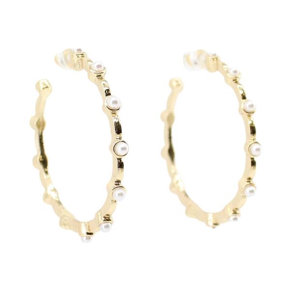 HOOP EARRING WITH PEARLS