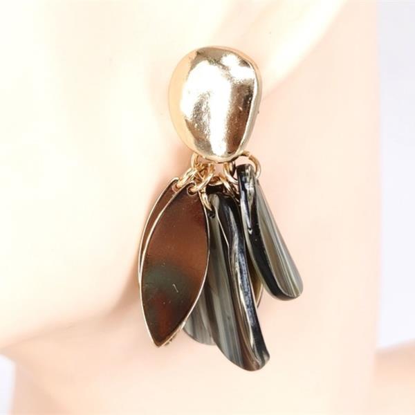 METAL MULTI FEATHER DROP EARRING