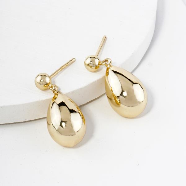 METAL PUFFY TEARDROP DANGLE EARRING