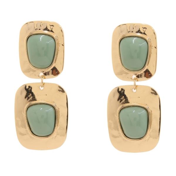 CABOCHON STONE HAMMERED SQUARE LINK POST EARRING