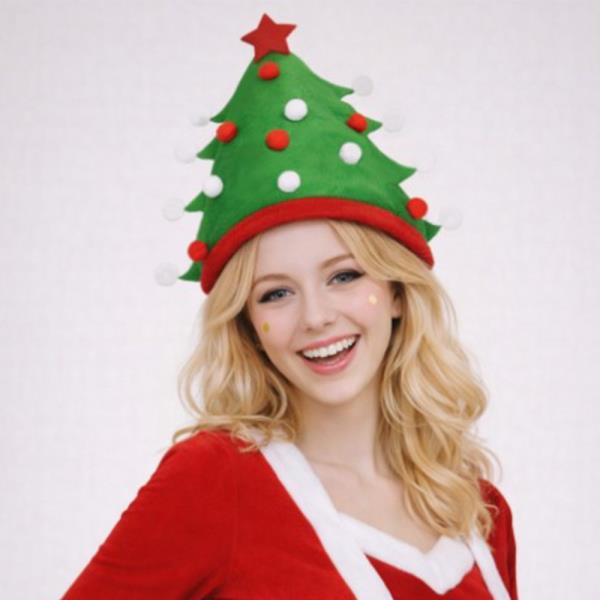 CHRISTMAS POM POM TREE HAT