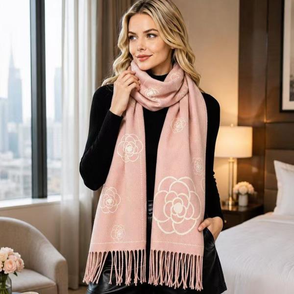 ROSE FRINGE OBLONG SCARF