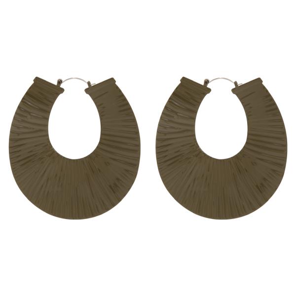 SDJ TEXTURED FAN SHAPED HOOP EARRING