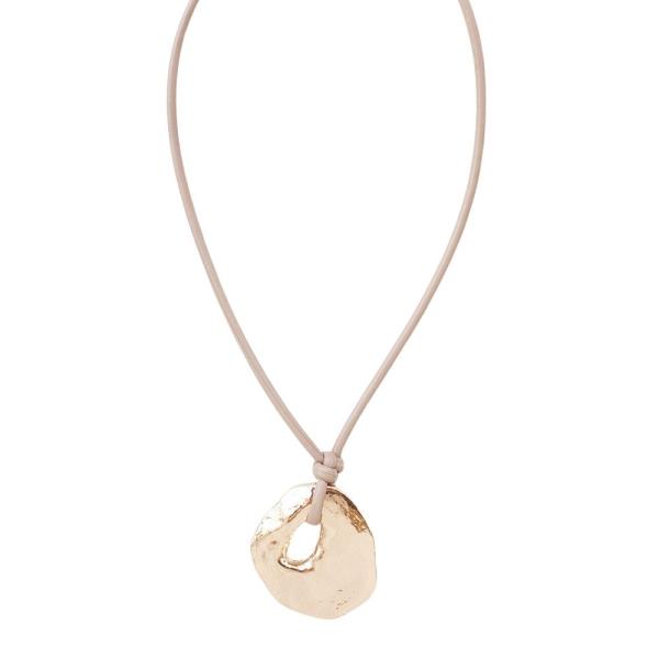 HAMMERED IRREGULAR DISC CORD NECKLACE